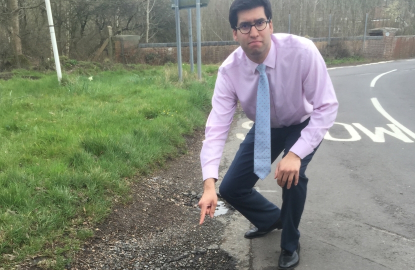 Pothole inspection by Ranil Jayawardena MP