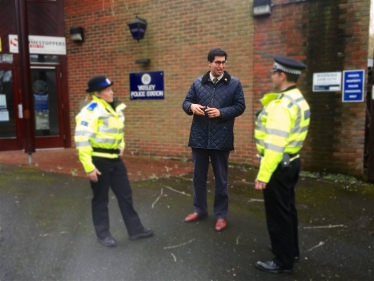 Ranil Jayawardena MP meets local police officers